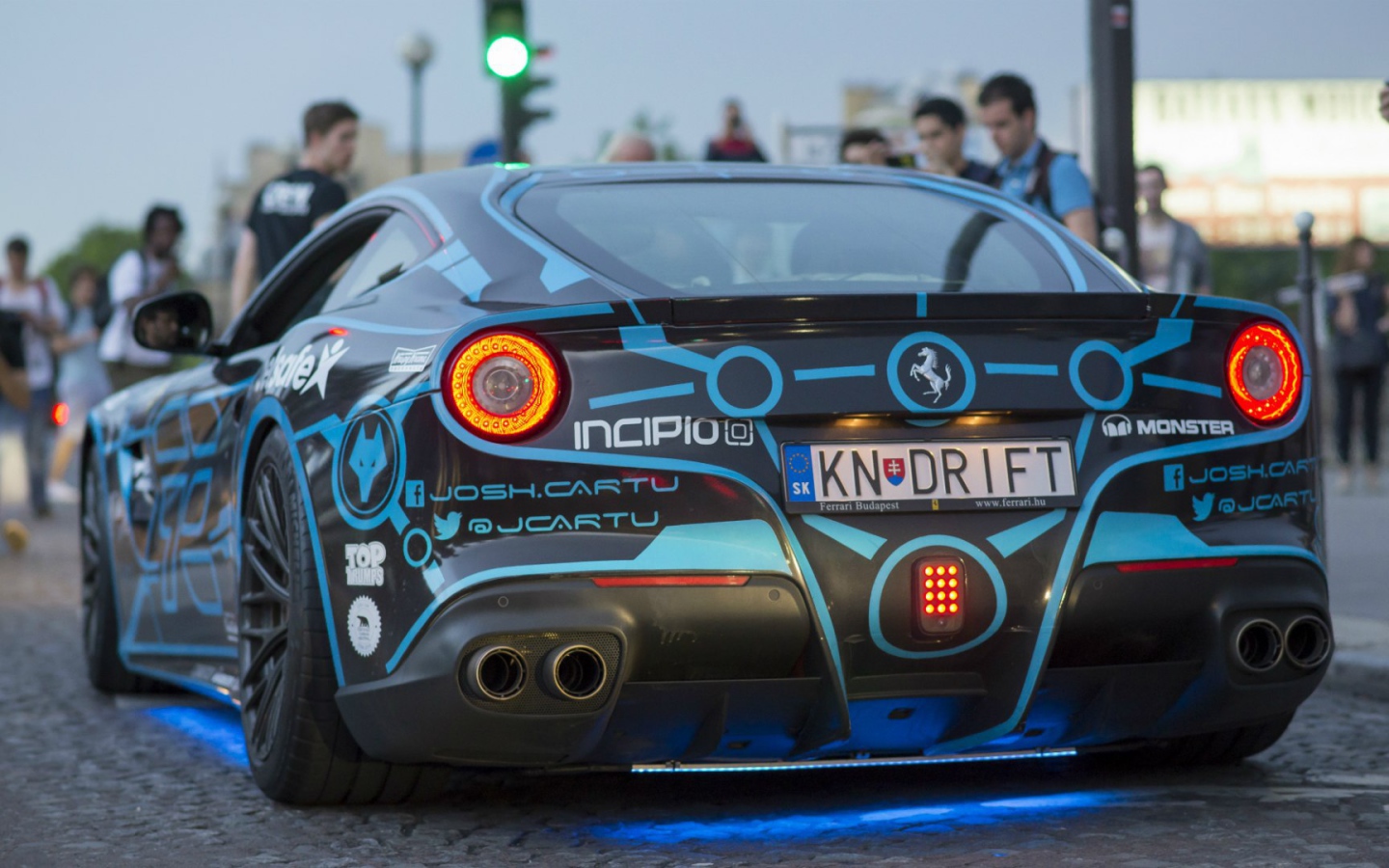 Автомобиль Ferrari F12 Berlinetta