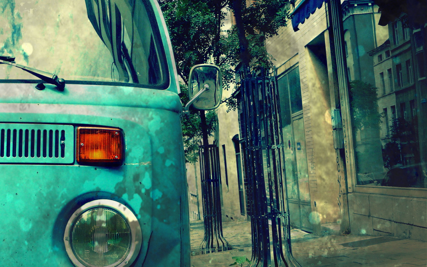 Ретро автомобиль на старой улице