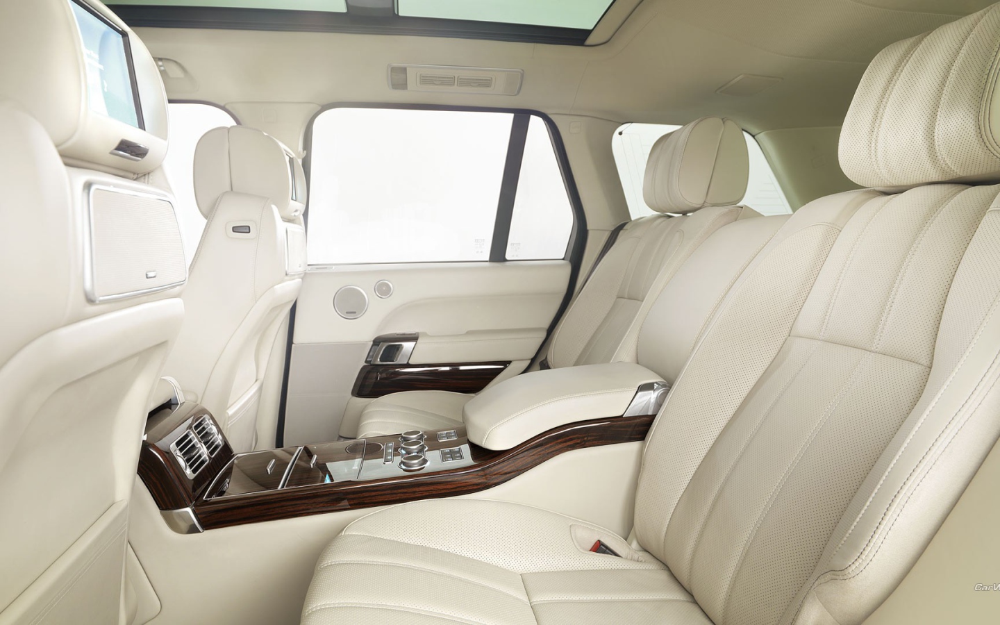 Белый кожаный салон Range Rover