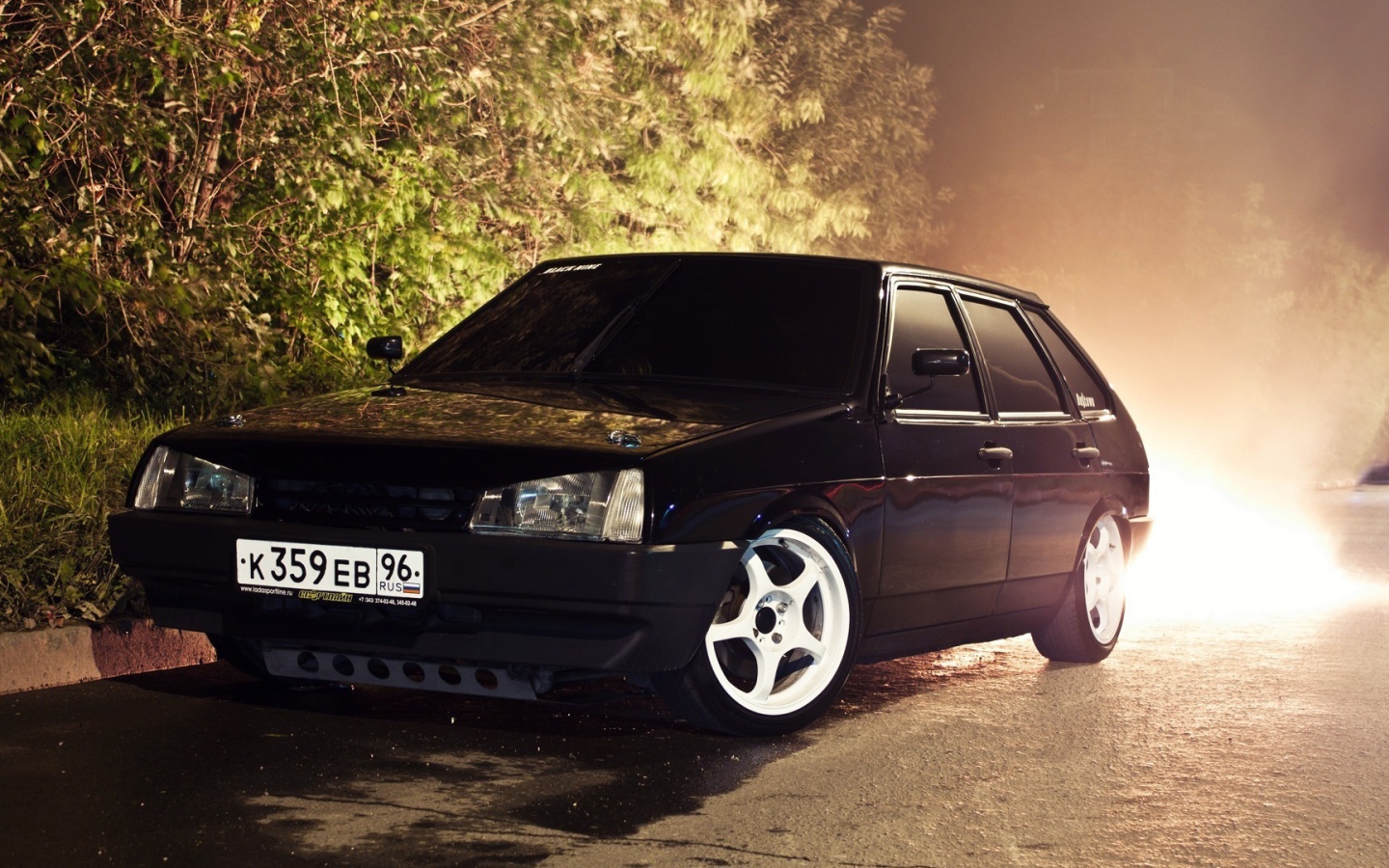 Черная Лада 2109