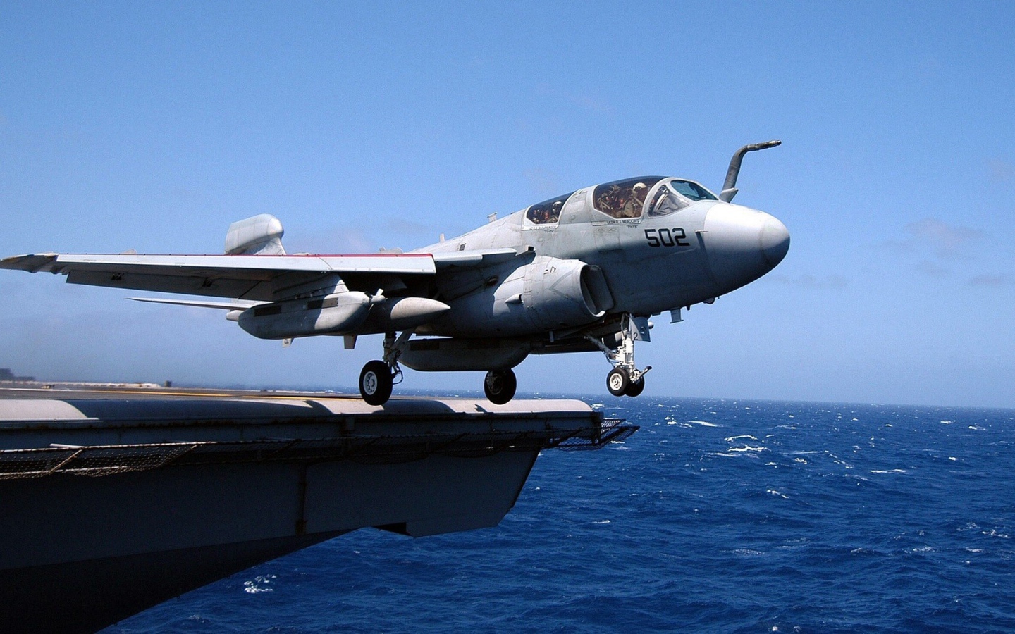 Истребитель оторвал колеса от авианосца