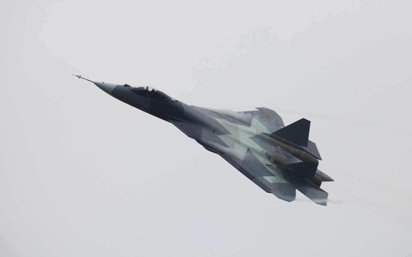 Военный самолет Т-50