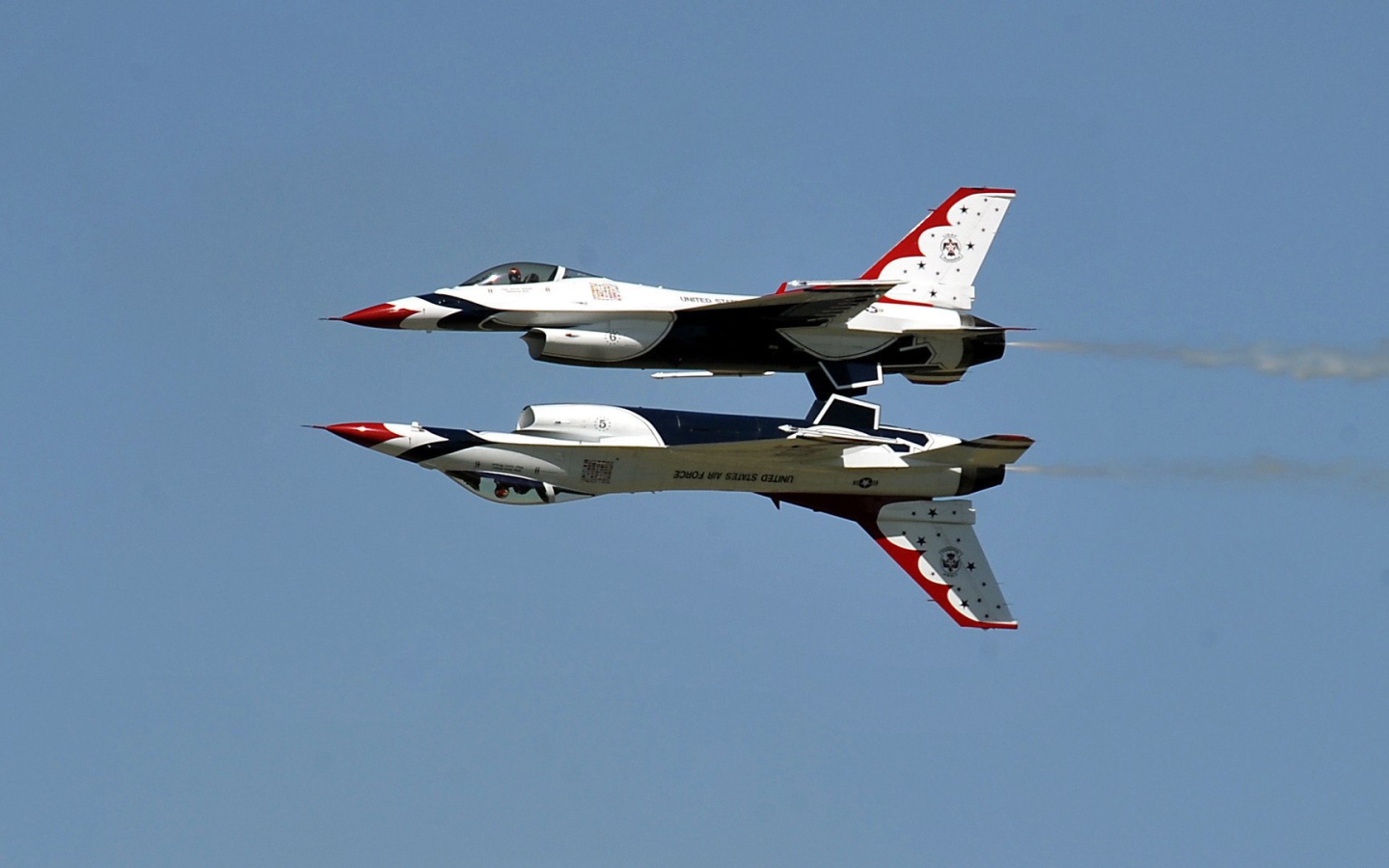 Зеркальный полет истребителей