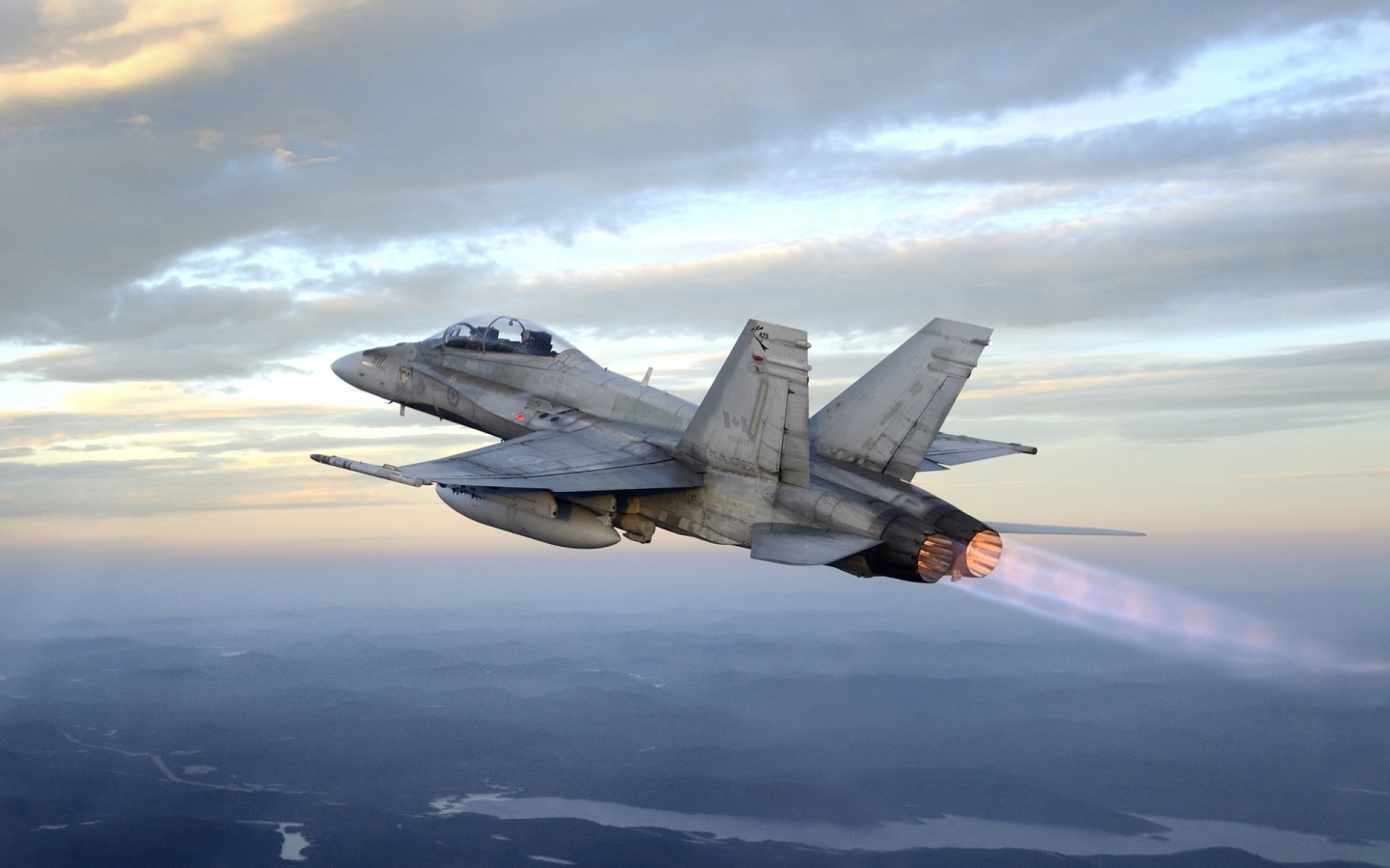 Реактивный самолет McDonnell Douglas CF-18 Hornet