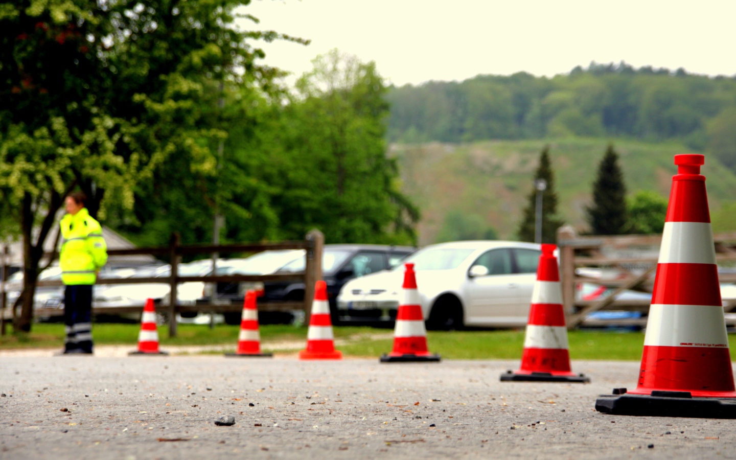 Ограждение по краю парковки