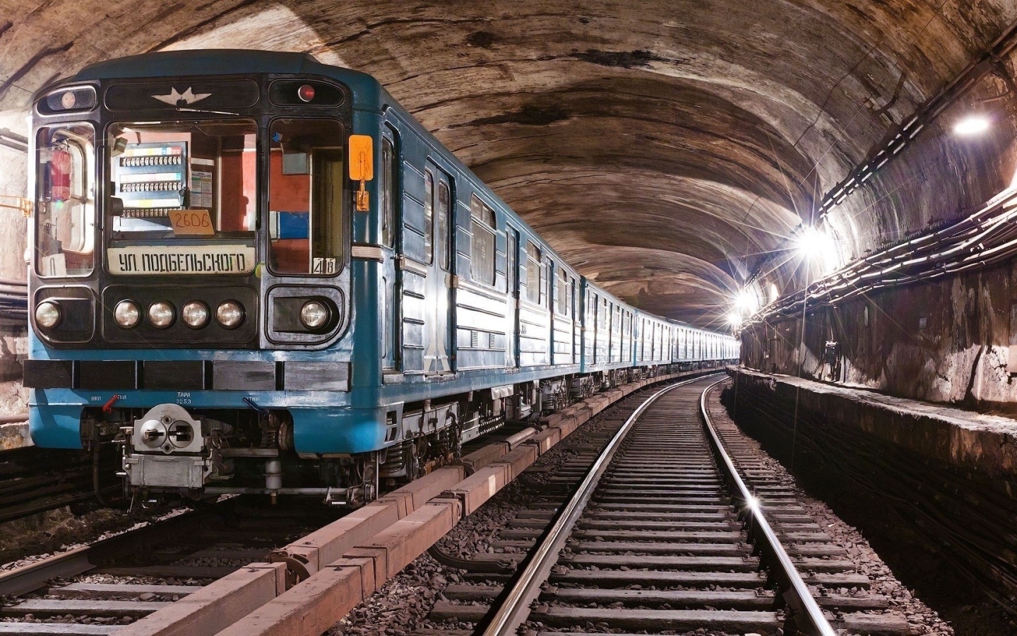 В тоннеле московского метро