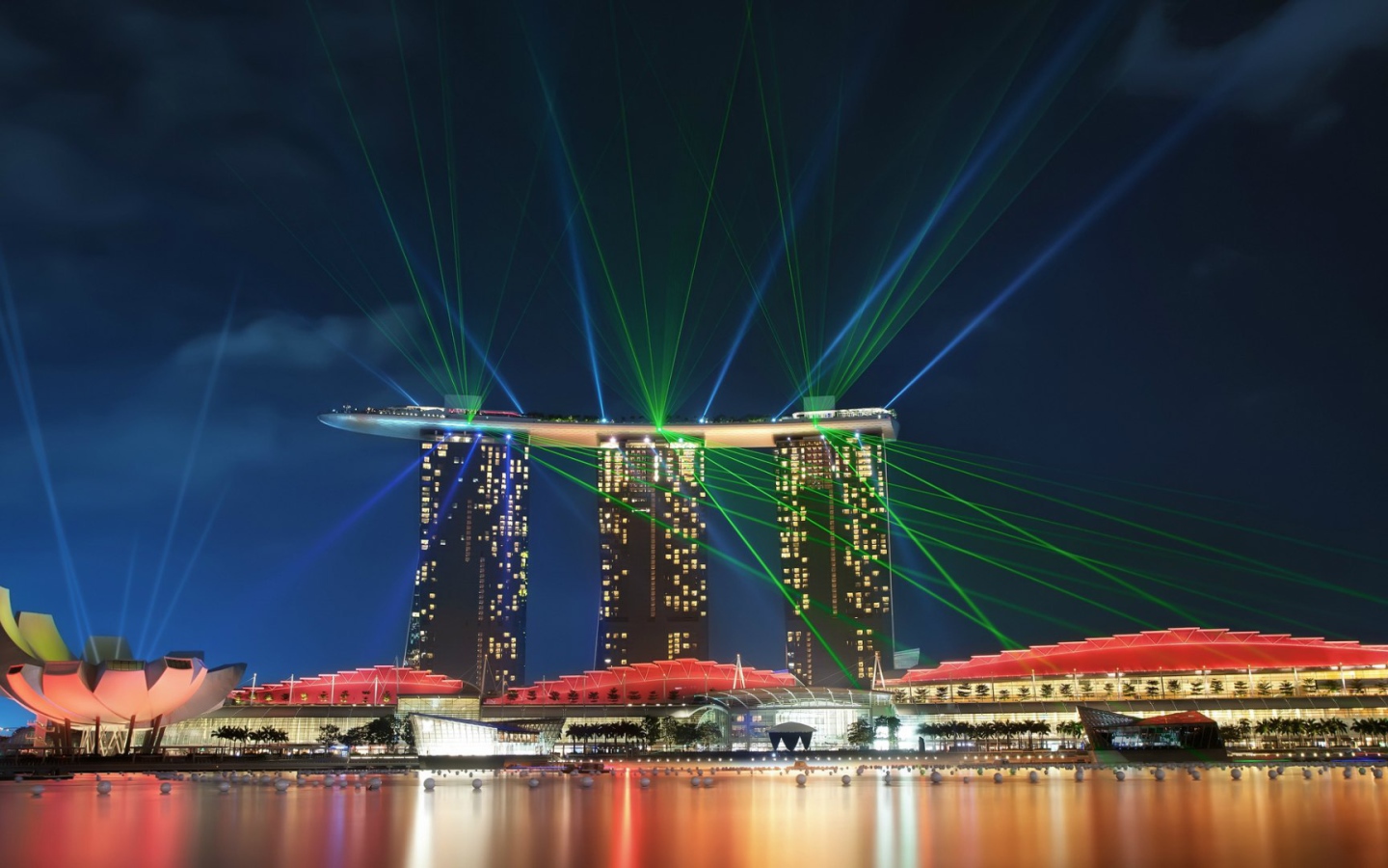 Лазерная иллюминация в Сингапуре