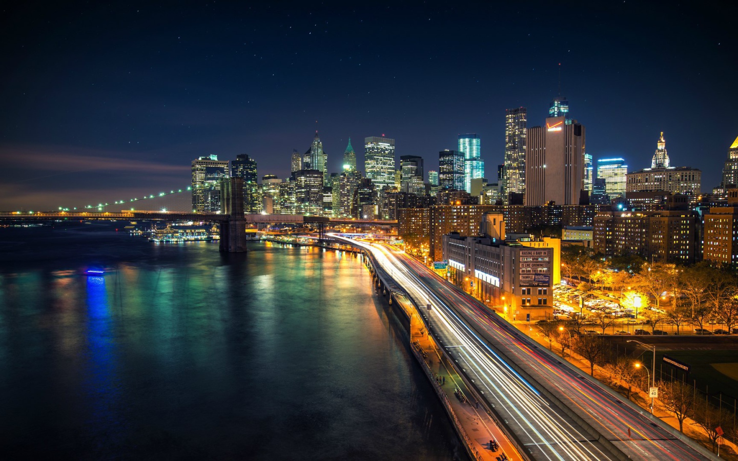 Набережная в ночном Нью-Йорке