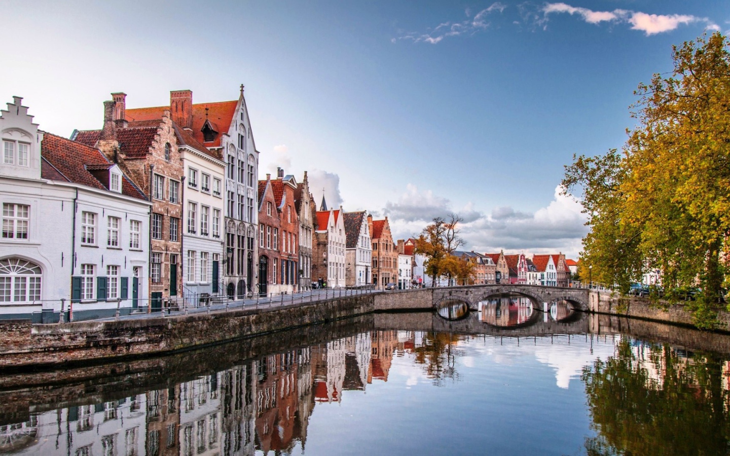 Река в городе Брюгге, Бельгия