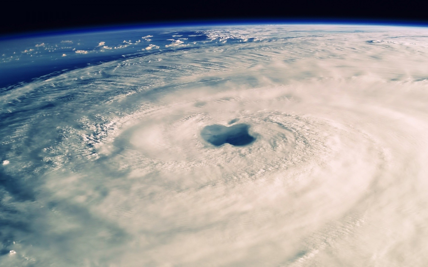 Ураган в честь компании Эппл