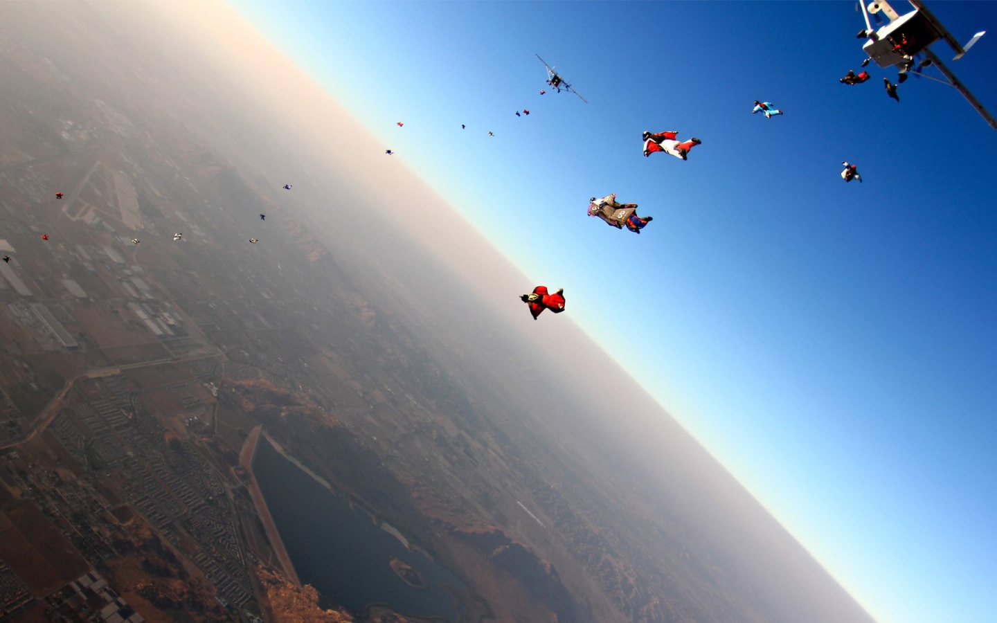 Прыгать с парашютом совсем не страшно