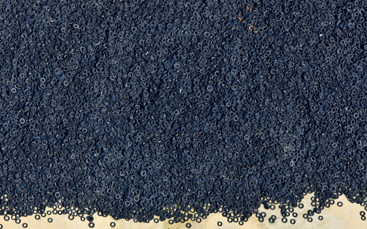 Резиновые покрышки автомобилей