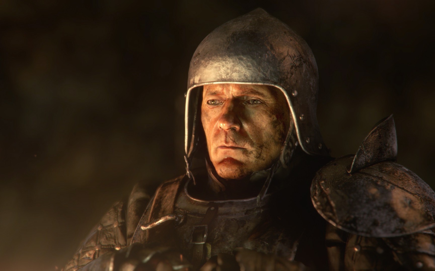 Опытный воин в доспехах