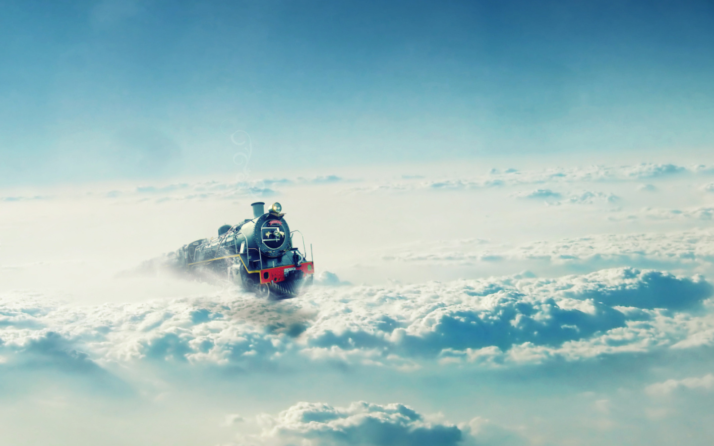 Паровоз в облаках