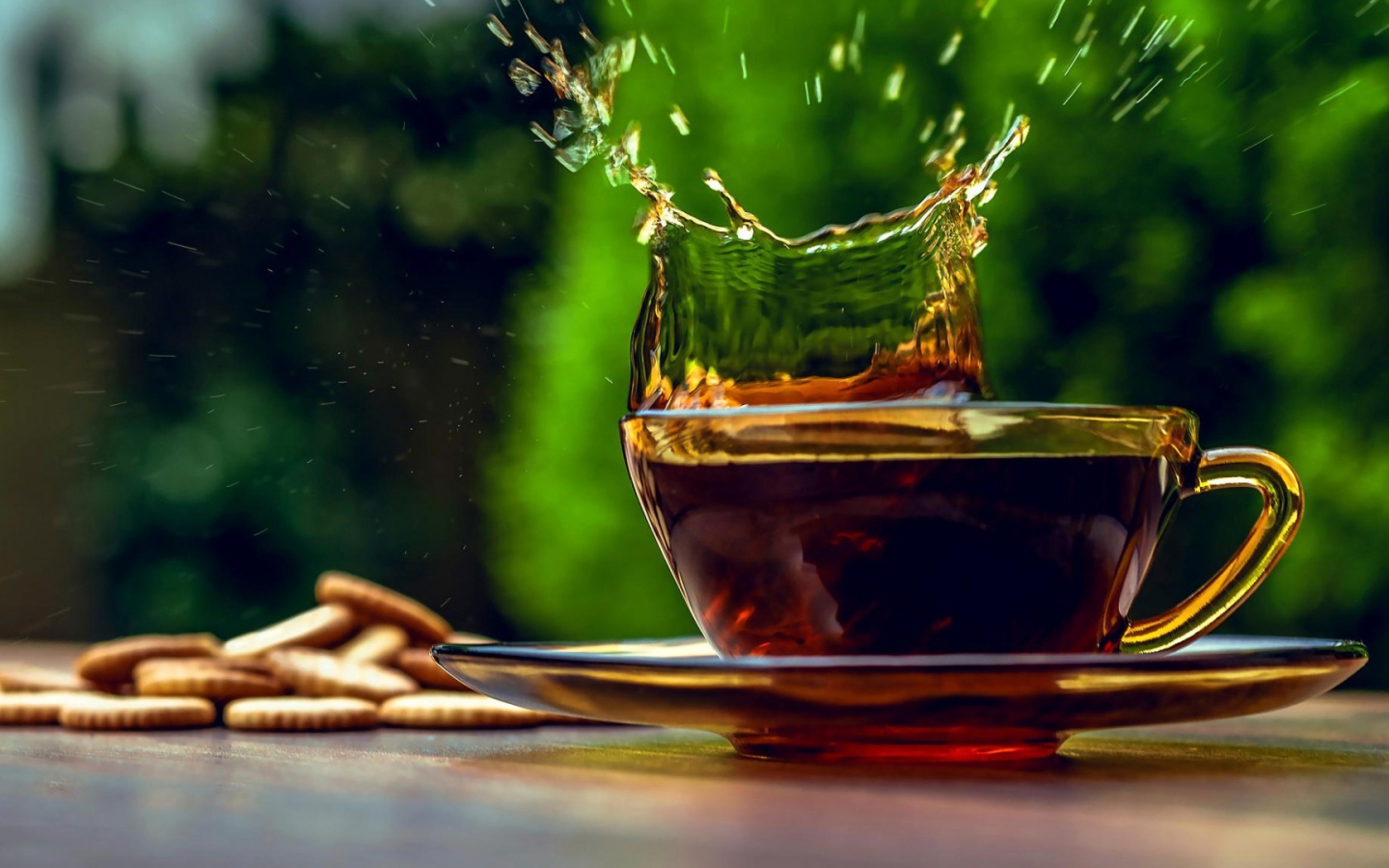 Чай в прозрачной чашке