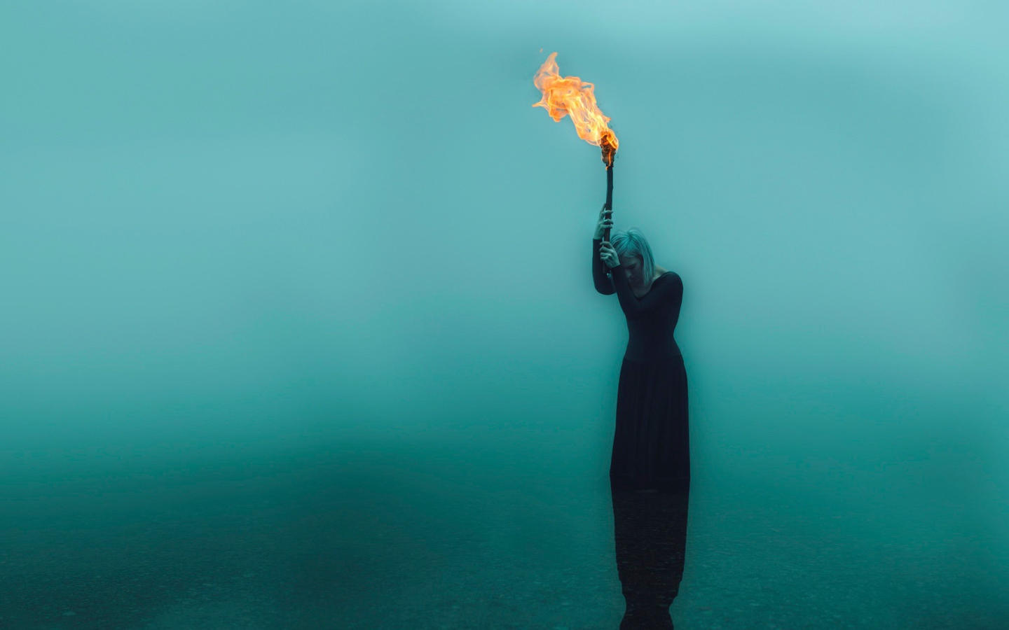 Женщина с факелом