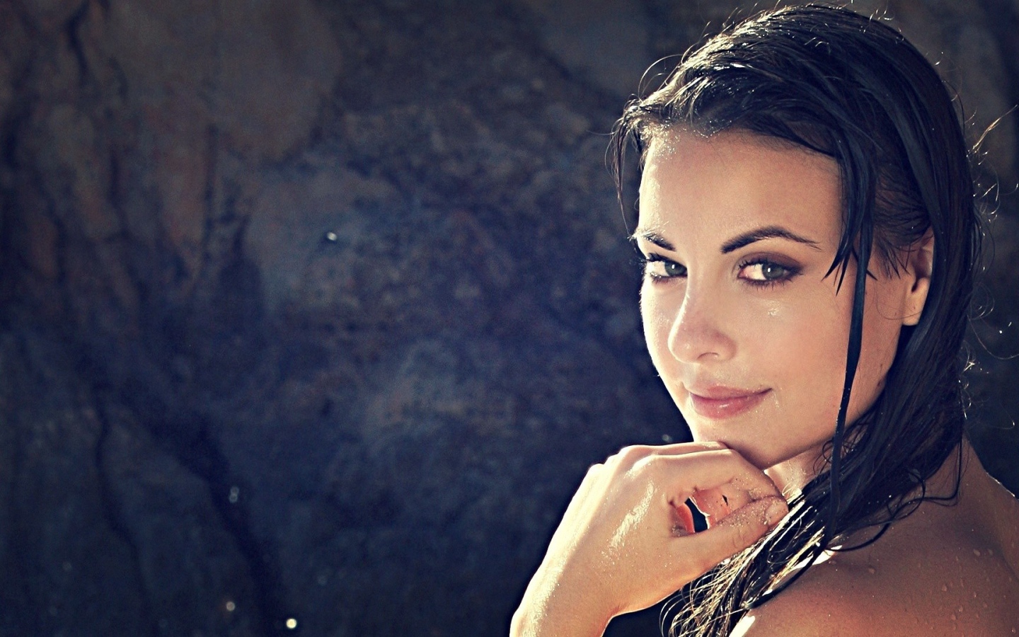 Мокрые волосы у девушки Lorena Garcia