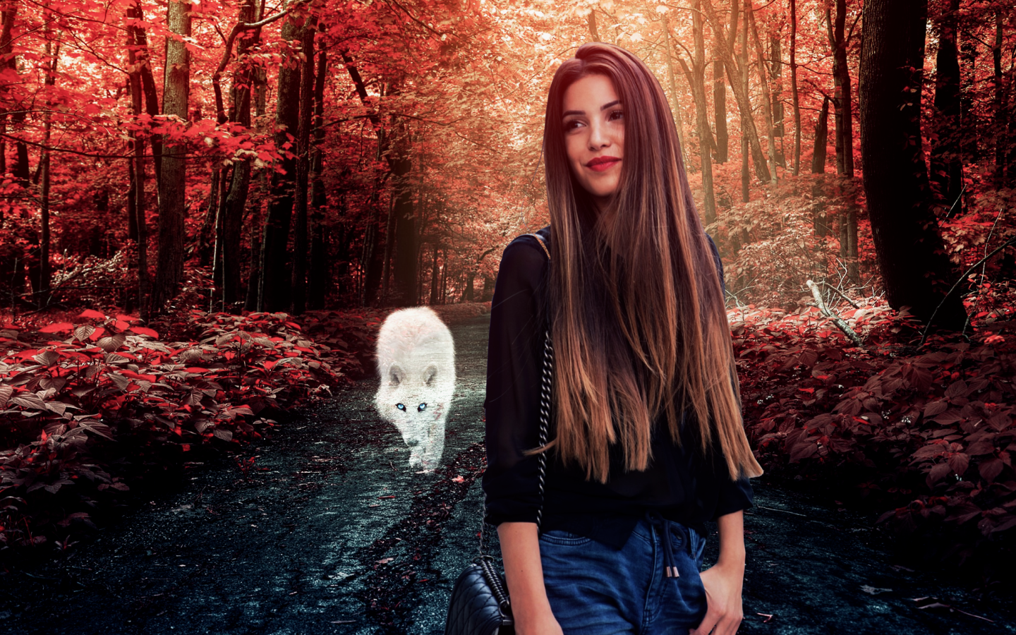 Белый волк позади девушки