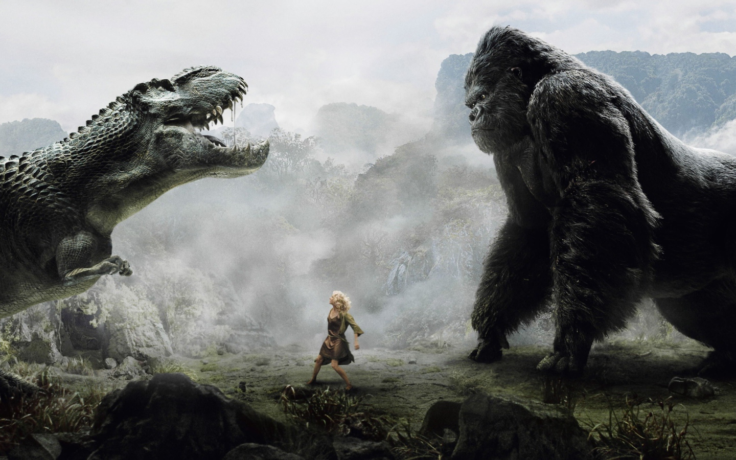 Девушка между динозавром и исполинской гориллой