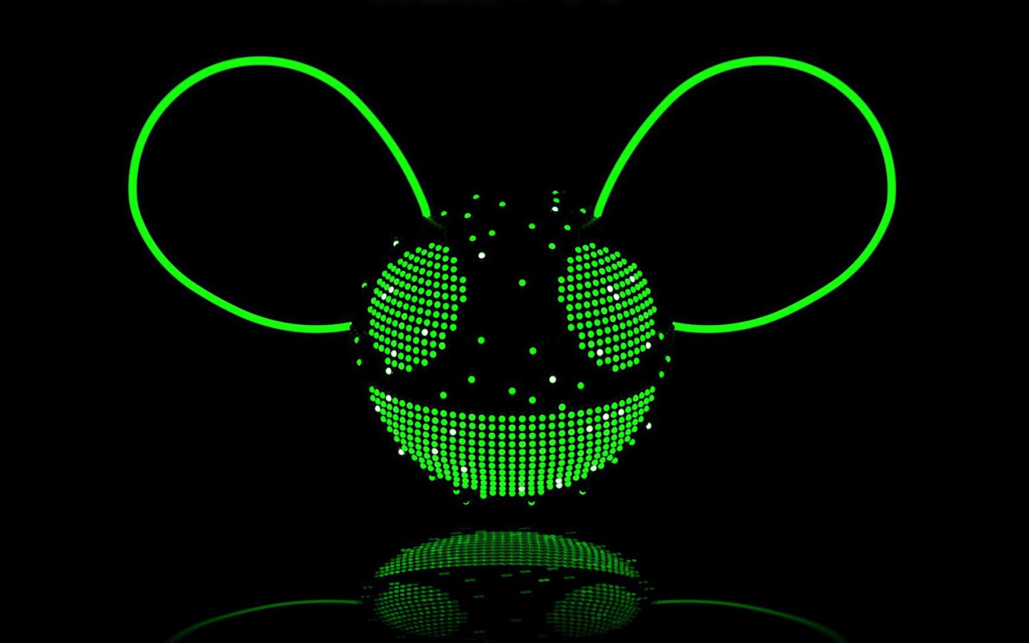 Зеленый диджей deadmau5