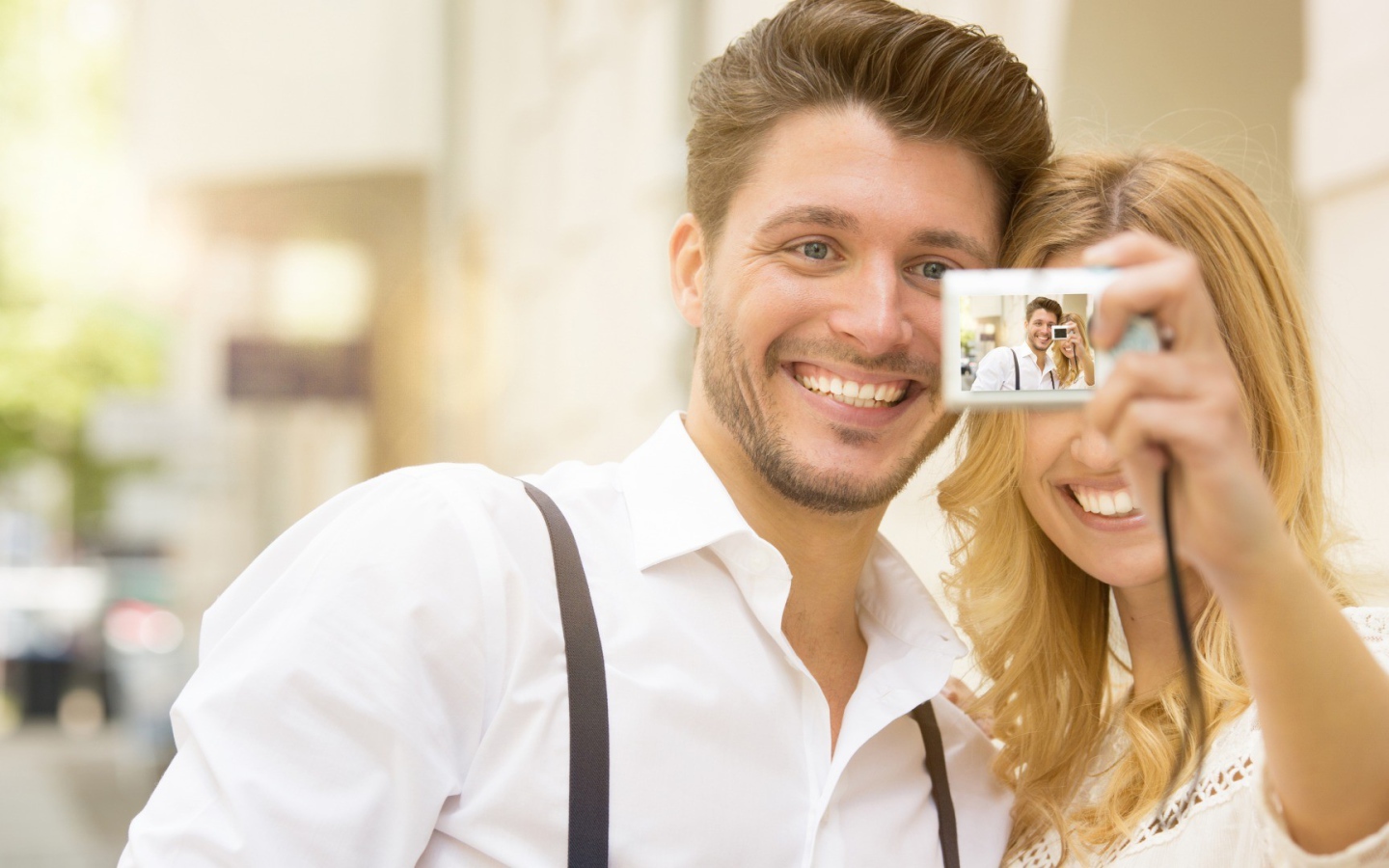 Счастливая семейная пара