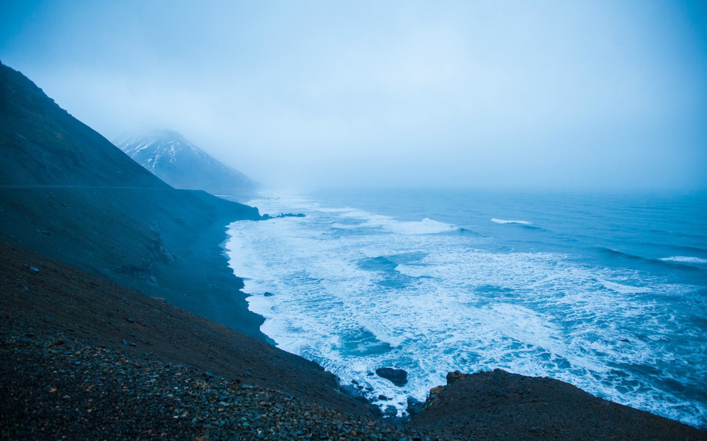 Берег моря в Исландии