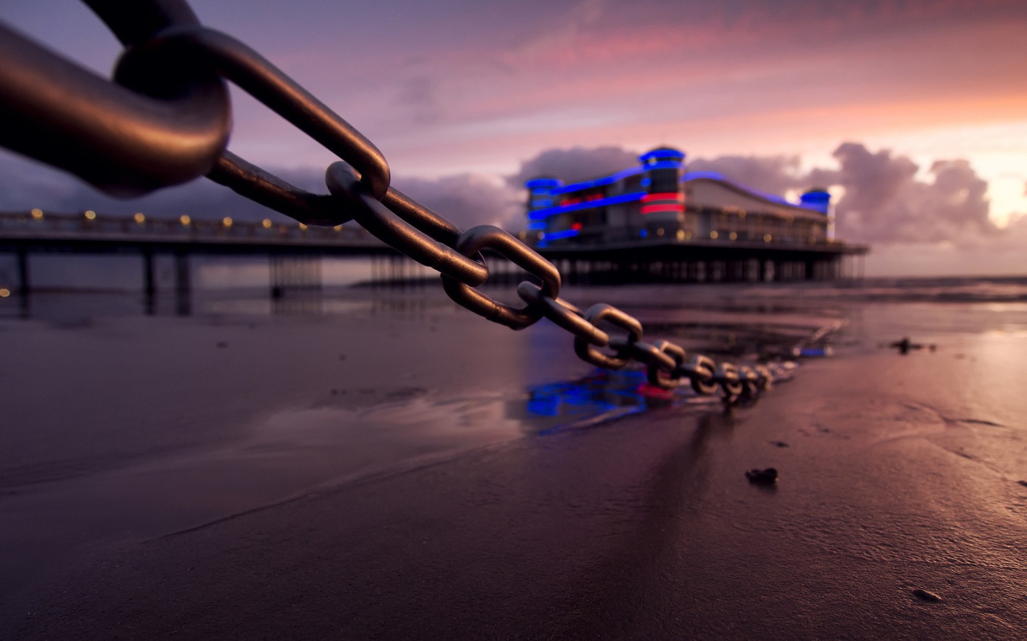 Цепь ограждения на пляже, Англия