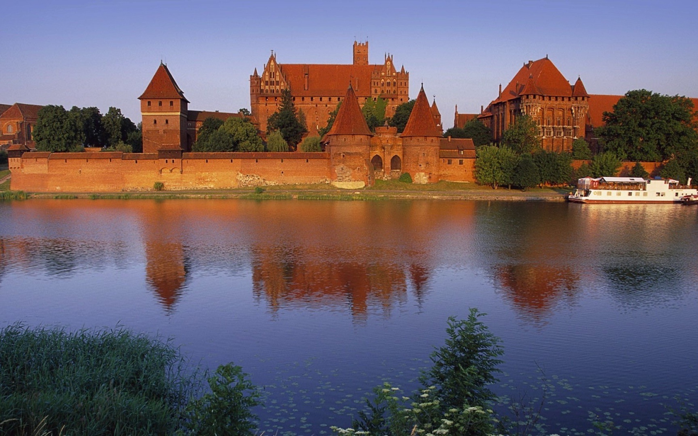 Замок Мальборк в Польше