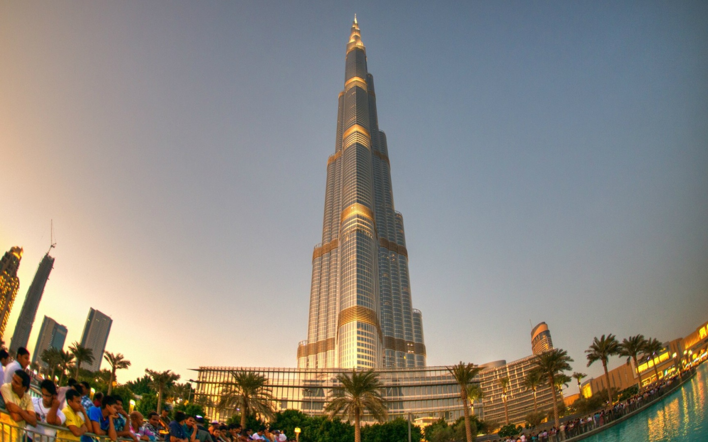Небоскреб Бурдж-Халифа в Дубае