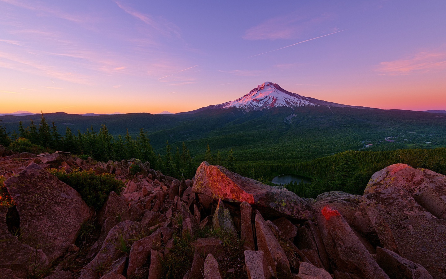 Гора среди равнины, Орегон