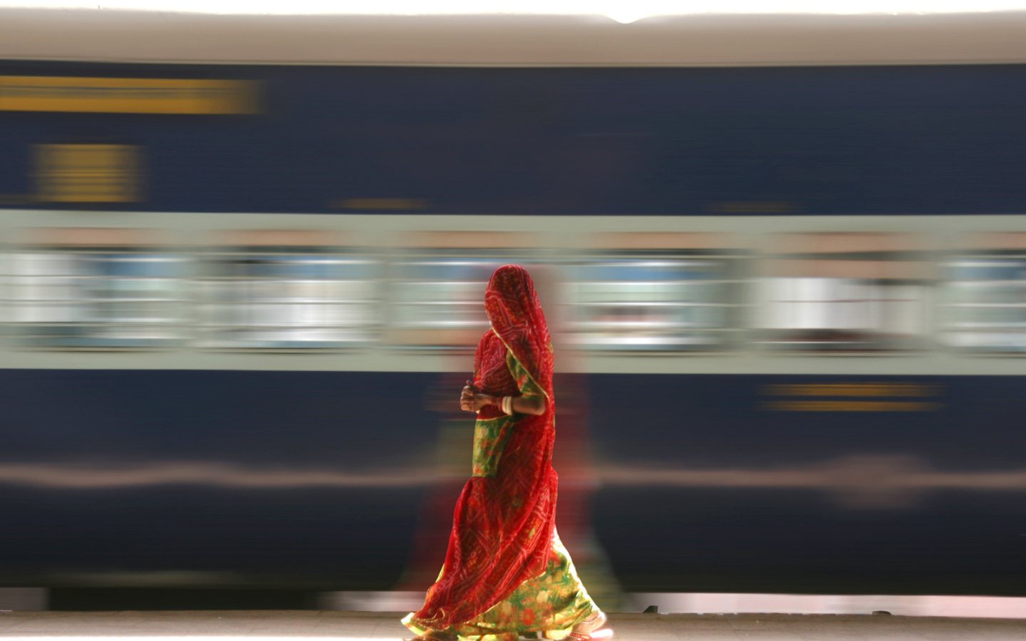 Индианка и поезд