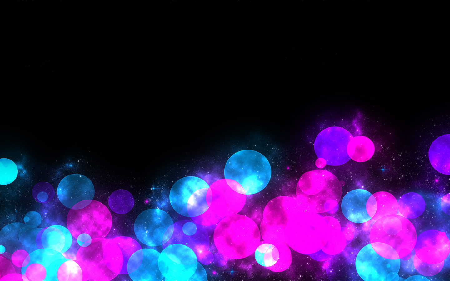 Розовые и голубые шары на черном фоне 