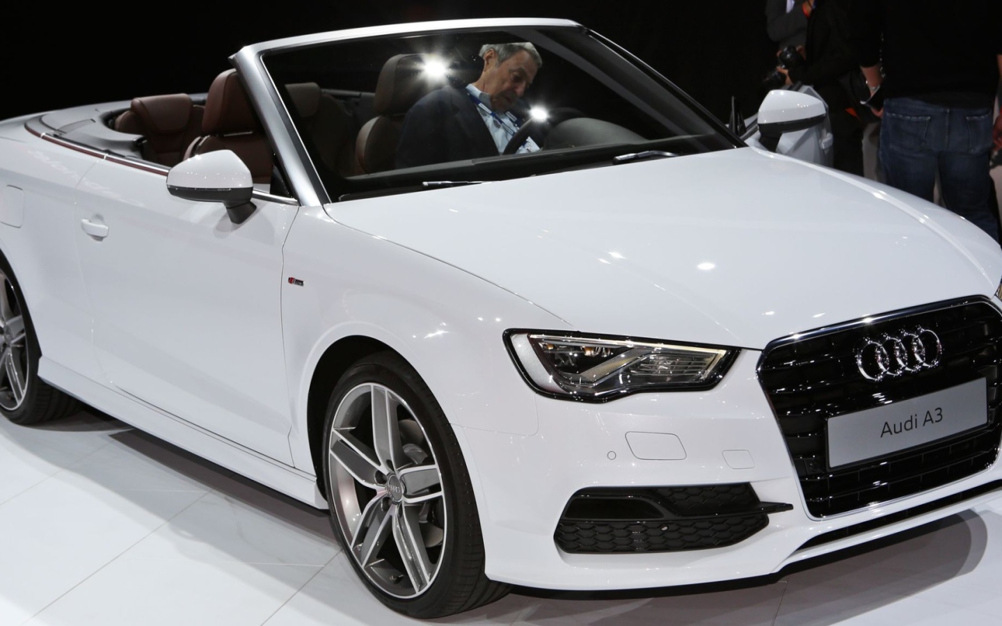 Белоснежный стильный Audi A3 2017 