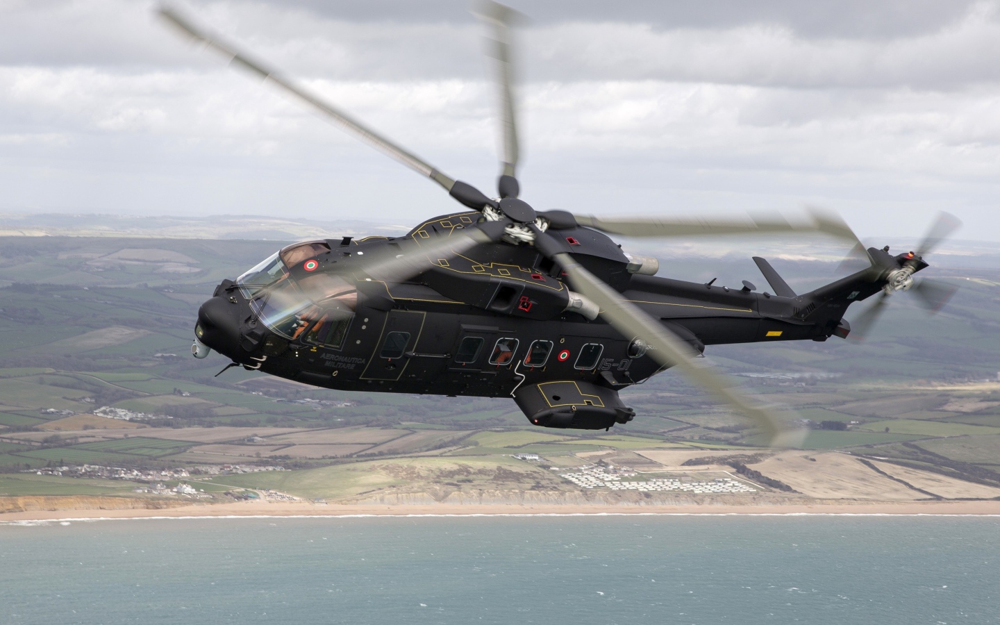 Французский военный вертолет HH-101A Caesar 