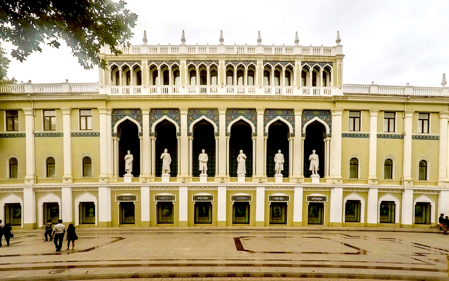 Музей азербайджанской литературы имени Низами Гянджеви Баку 