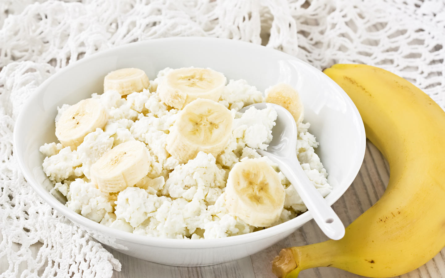 Творог с бананами на завтрак 