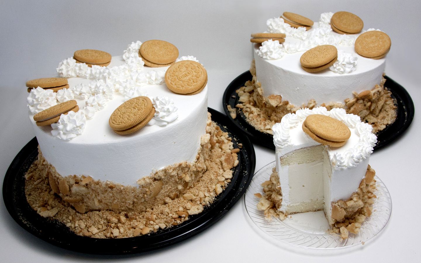 Аппетитные торты с белым кремом и печеньем Орео