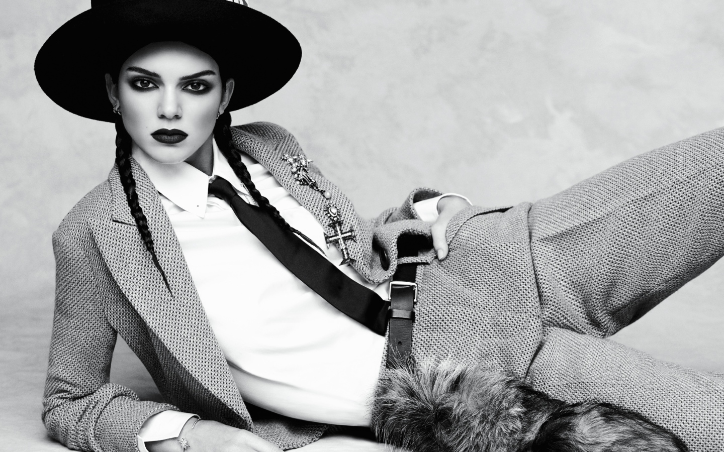 Американская модель Кендалл Дженнер, черно белое фото 