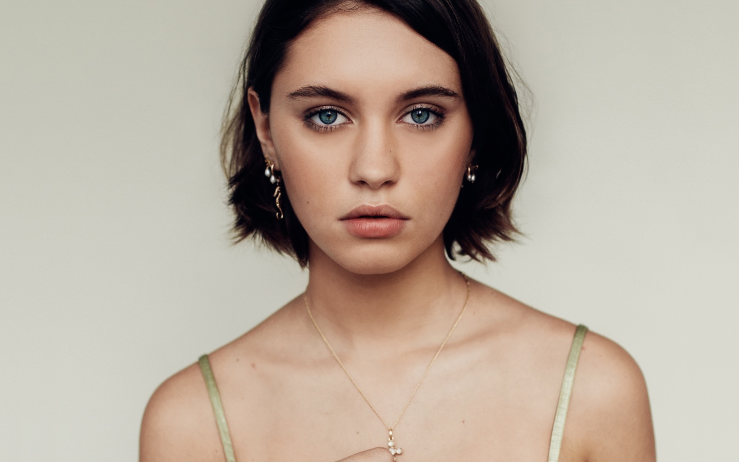 Красивая девушка, английская модель Айрис Лоу