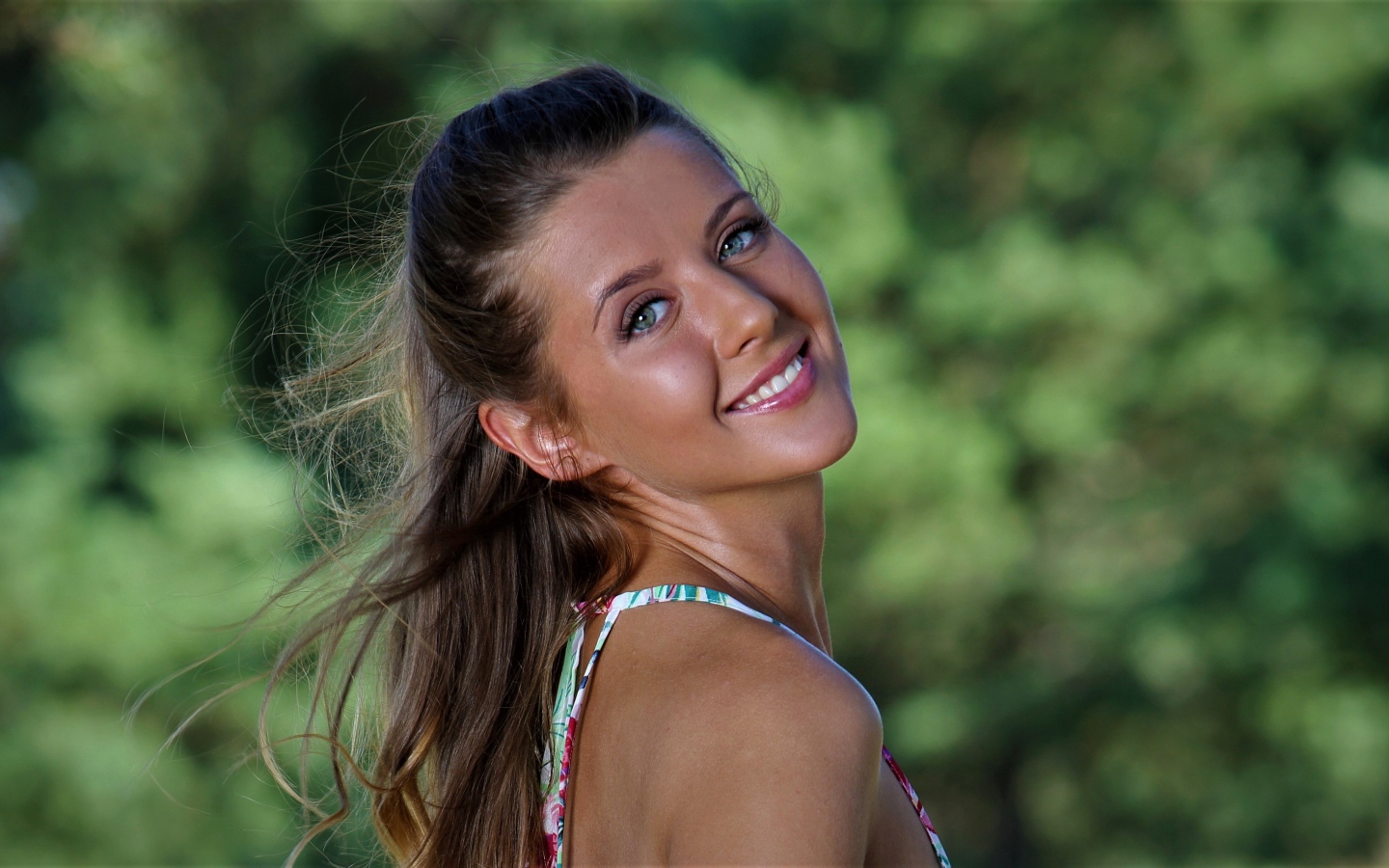 Красивая улыбающаяся девушка модель Sybil A