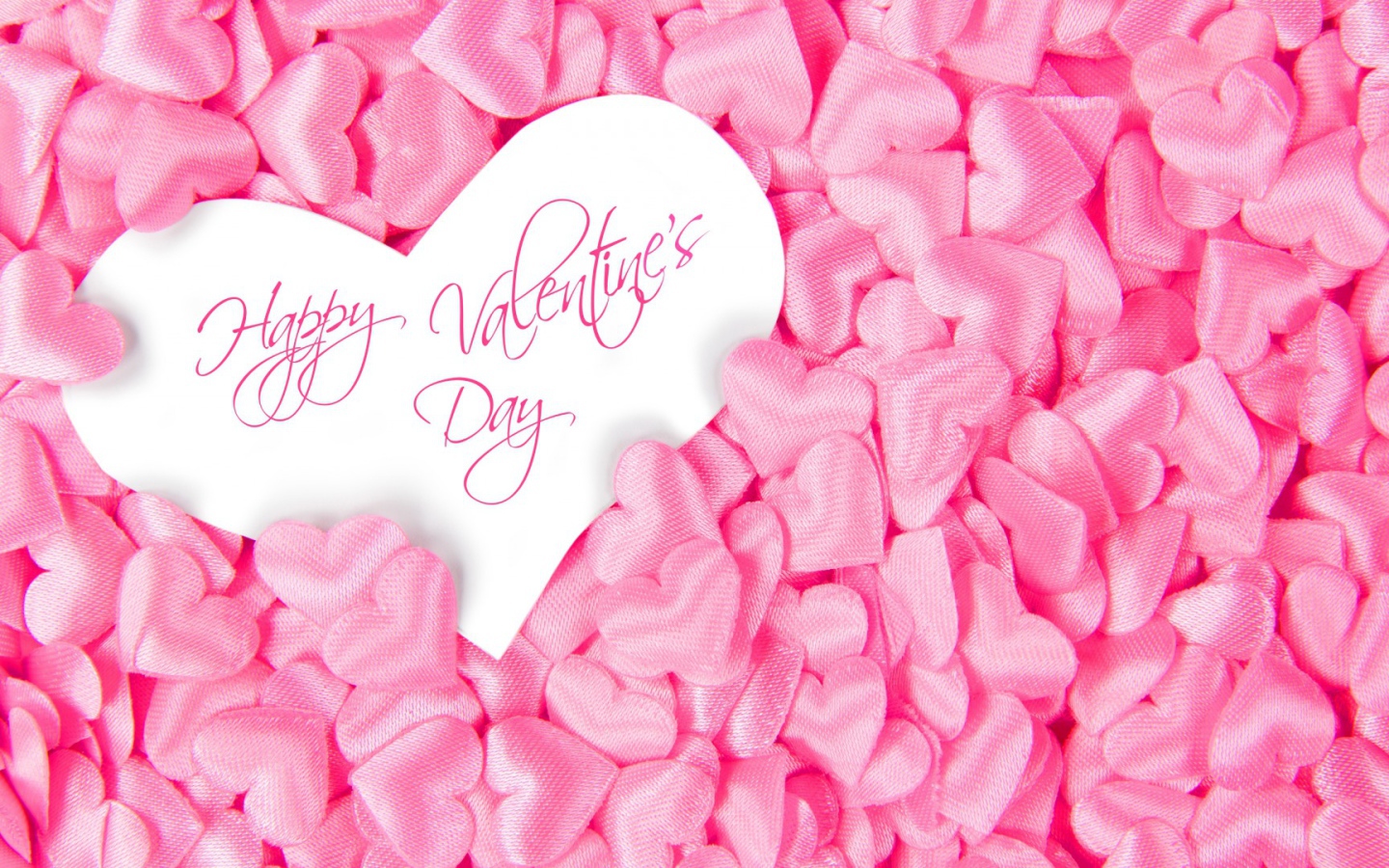 Розовые сердечки на День Святого Валентина 
