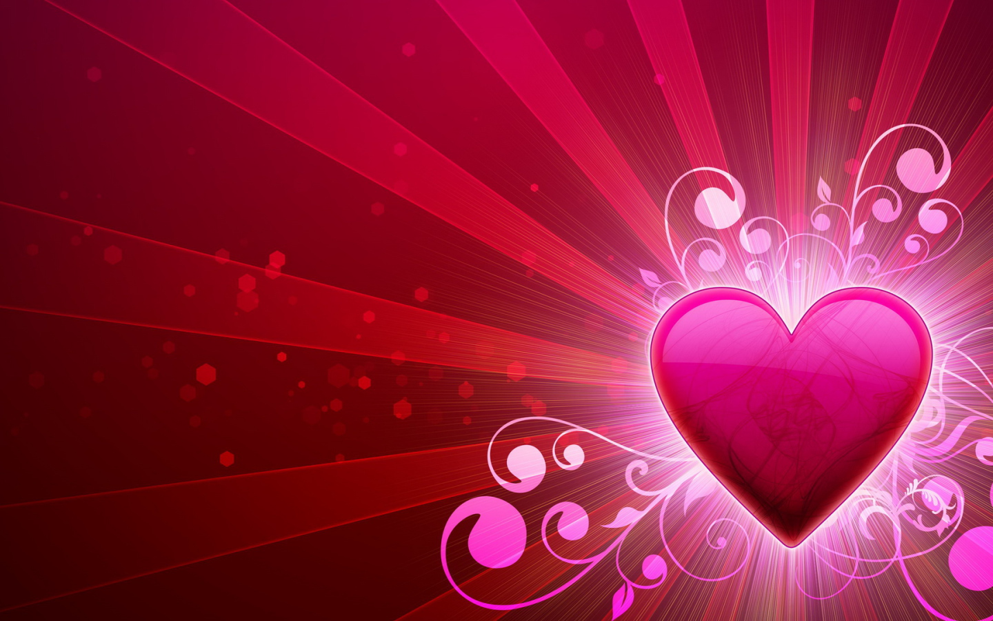 Розовое сердце в лучах 