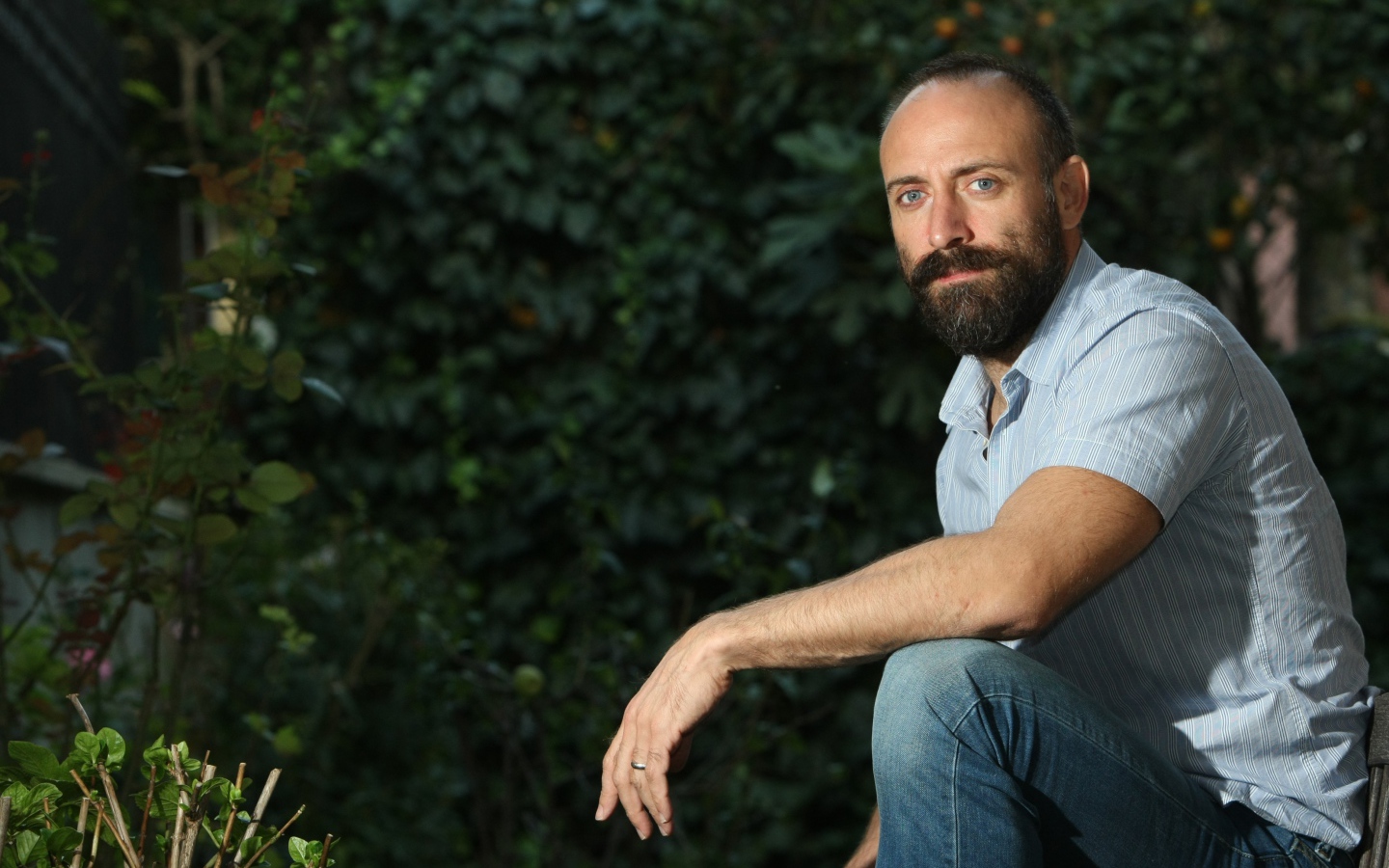 Популярный турецкий актер Халит Эргенч с бородой