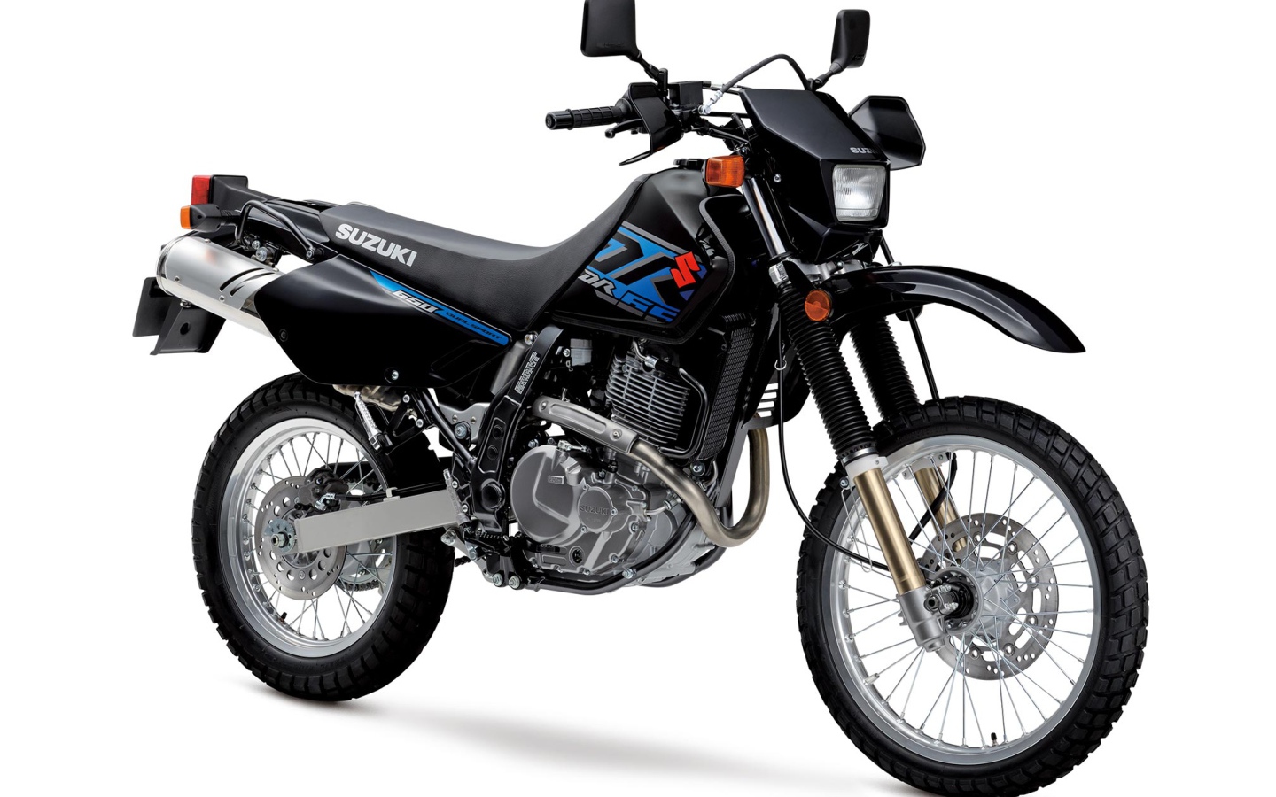 Стильный черный мотоцикл Suzuki DR650S 