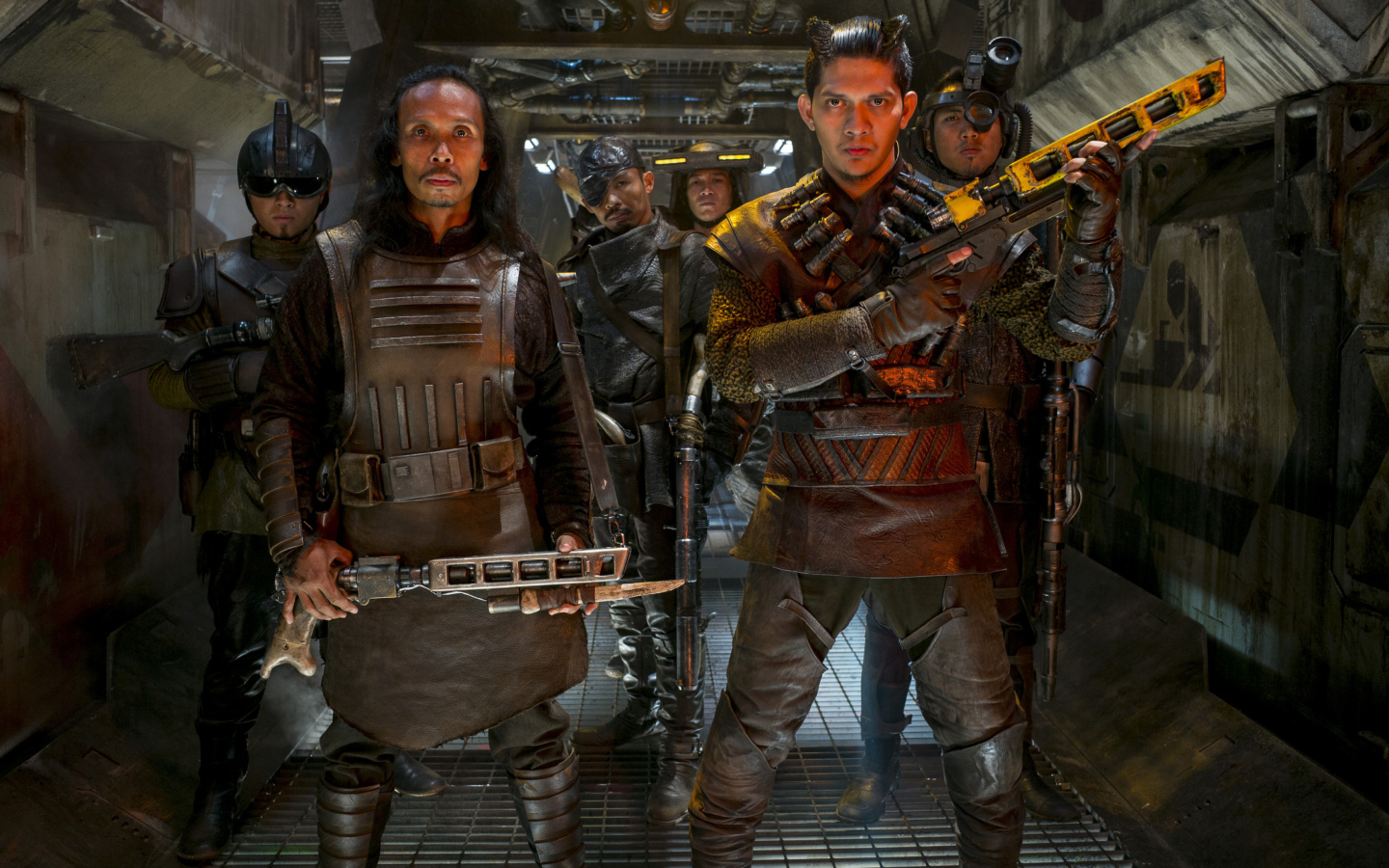 Актеры Ико Ювайс, Яян Рухьян фильм Звёздные войны. Эпизод VII Пробуждение Силы 