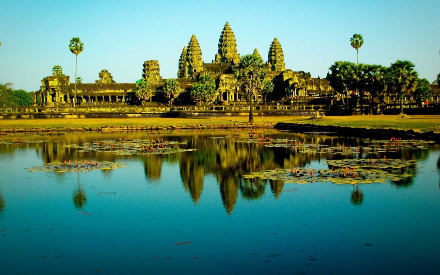 Легендарный индуистский храмовый комплекс Ангкор-Ват 
