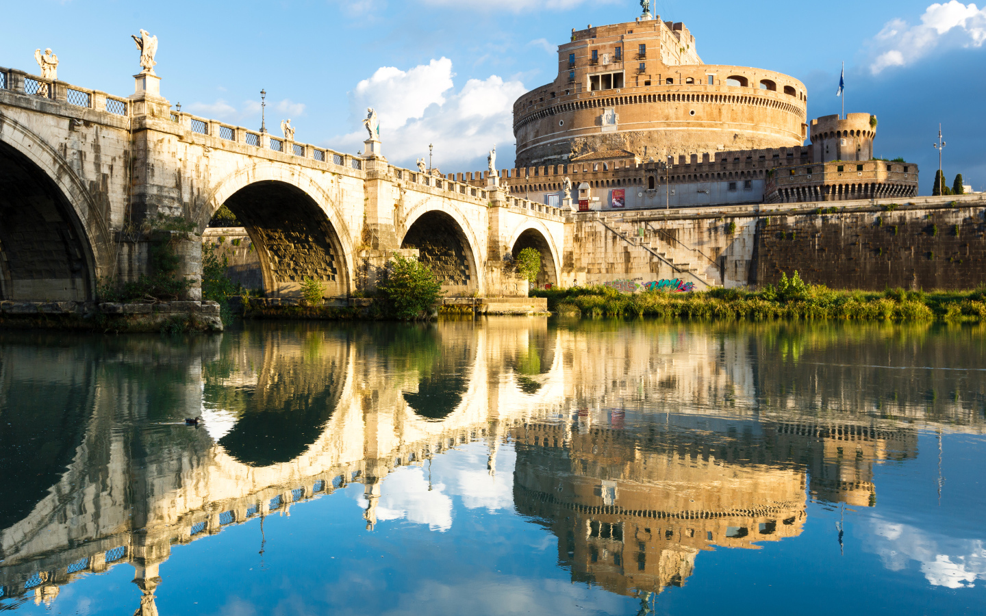Замок Святого Ангела на воде, Рим. Италия 