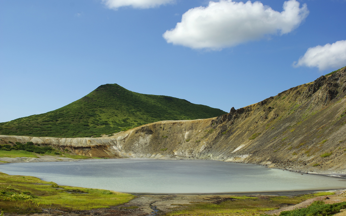 Кальдера вулкана Головнина, Курильские острова. Россия 