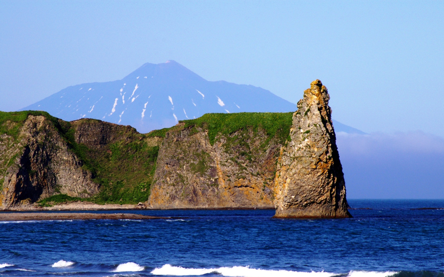 Остров Кунашир, Курильские острова. Россия 