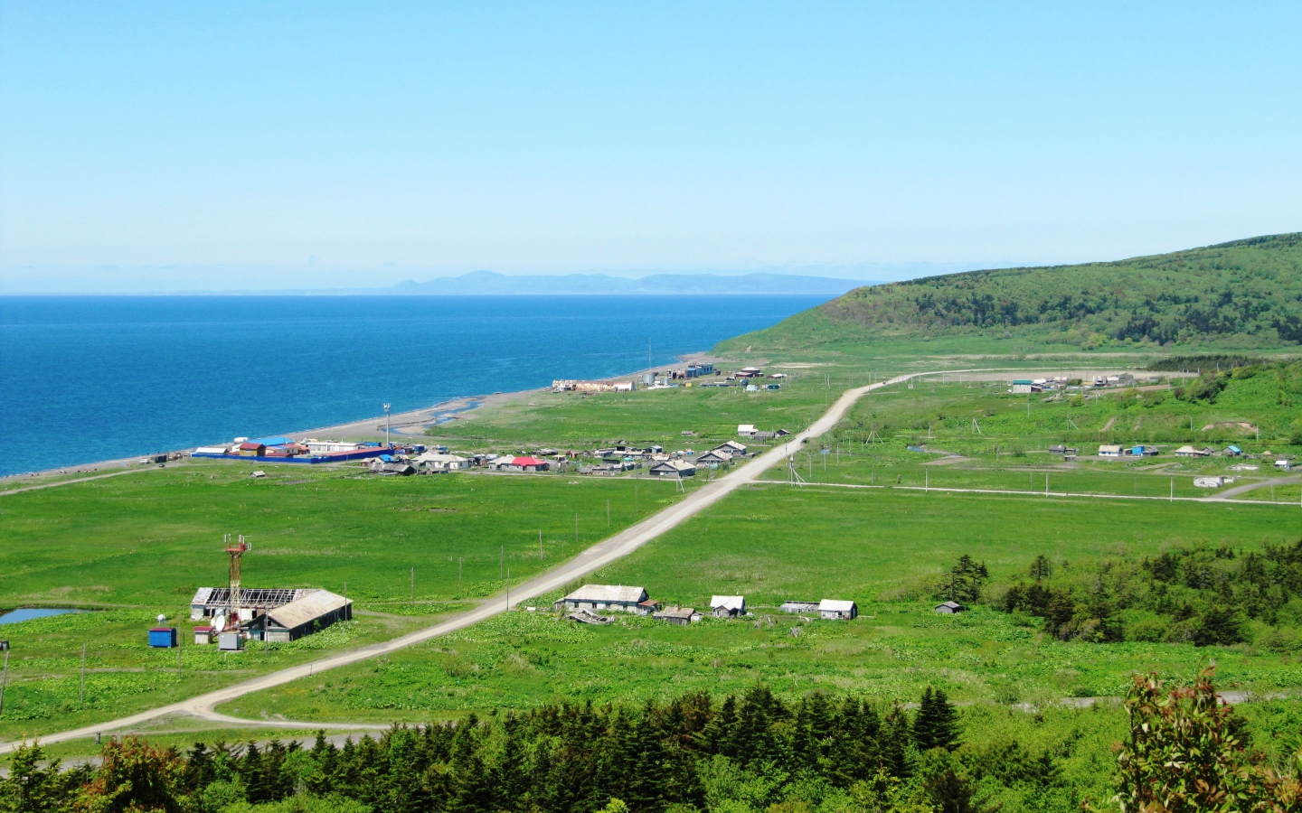 Панорама села Новиково, Сахалин. Россия 